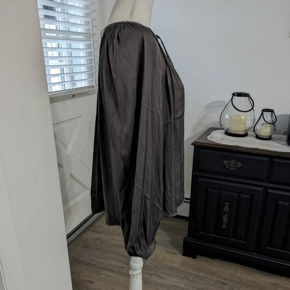 Tahari steel gray silky blouse M NWT - Picture 2 of 4